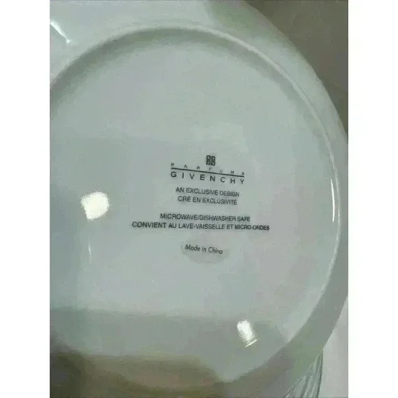 Givenchy Parfums Collector Plate Yellow & White Lily Flower 8 1/2" Across Floral - Picture 9 of 10